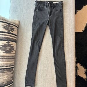 High-Rise Skinny Jean